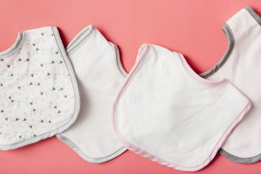 Best Baby Bibs: Crucial Things to Pay Attention To